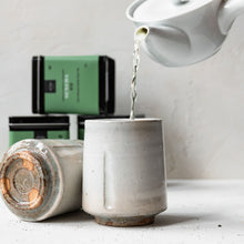 Laden Sie das Bild in den Galerie-Viewer, Japanese Sencha Green Tea Premium Organic - Matcha Oishii